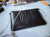 Made in Ukraine: Как создается патриотический клатч