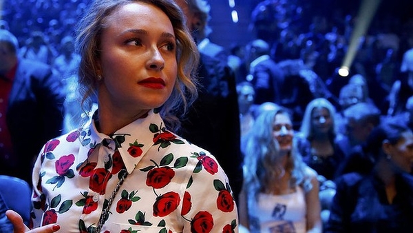 Бой Кличко-Леапаи: Паннетьери в скромном наряде поддержала жениха