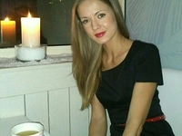 Стюардесса Настя из шоу Холостяк 4 показала личные фото