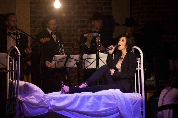 Анна Завальская показала себя настоящую в новом концертном шоу