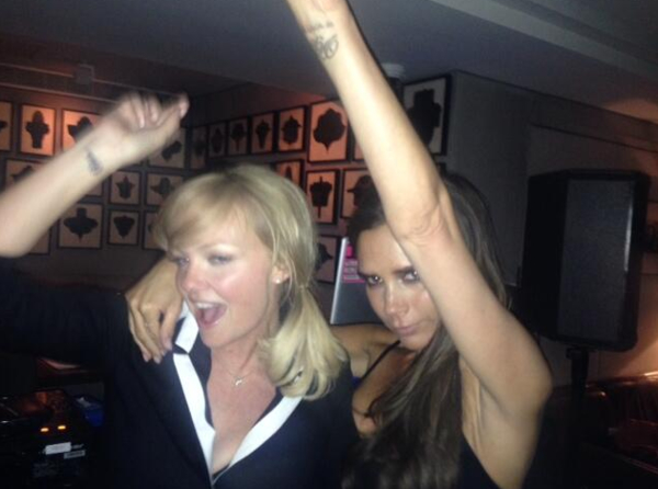 Виктория Бэкхем показала семейные фото со дня рождения