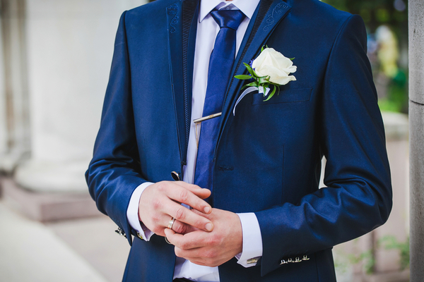 Как выбрать свадебную бутоньерку