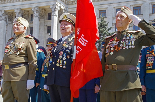 Поздравления с Днем Победы 9 мая: стихи