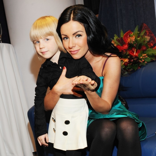 Экс-татушка Юлия Волкова: Присутствие папы пока моим детям не нужно