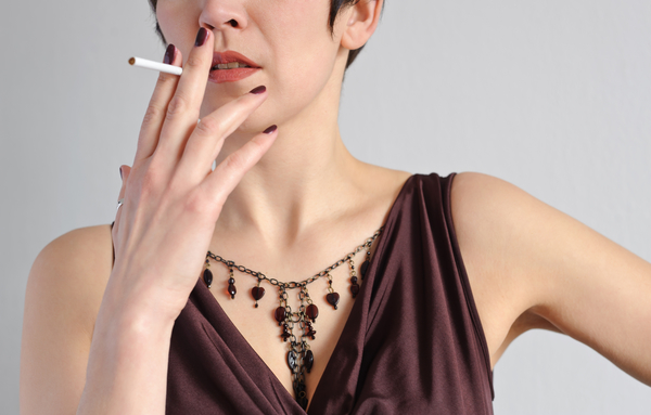 Почему курящие люди худеют