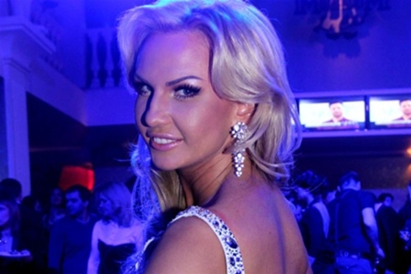 Певица Камалия поплыла на яхте в Турцию