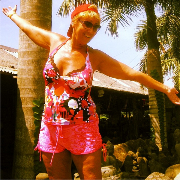 Жена Прохора Шаляпина выдержала вес трех массажистов