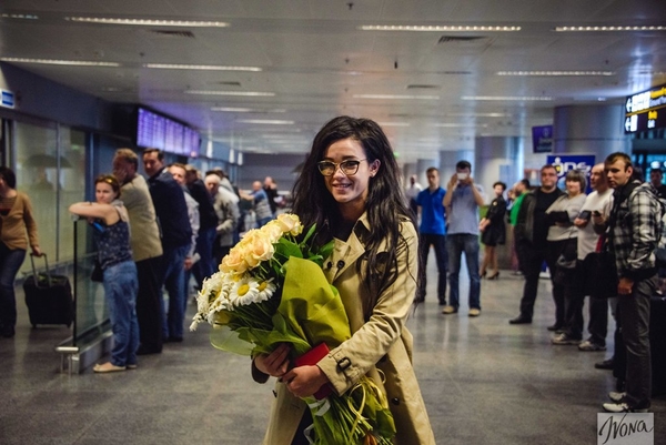 Мария Яремчук вернулась с Евровидения: Как певицу встречали в аэропорту