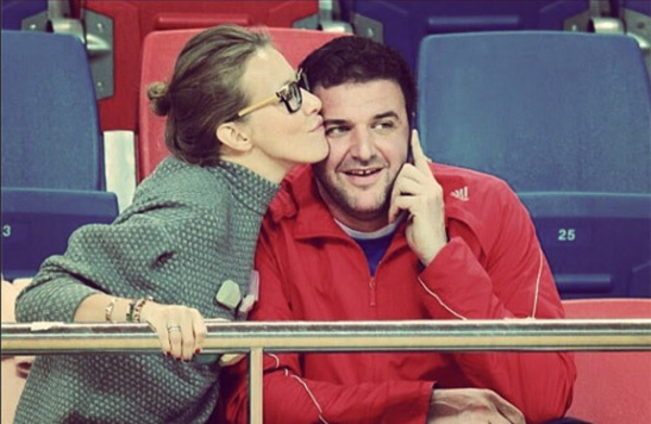 Ксения Собчак показала видео, где танцует в бикини для мужа