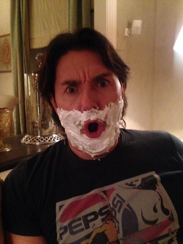 Российские звезды сбривают бороды в знак протеста против Кончиты Вурст