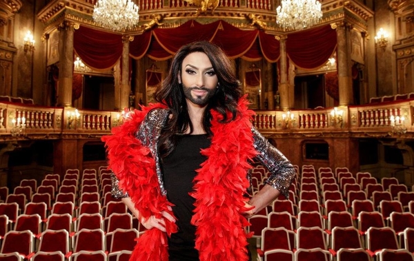 Песня трансвестита Кончиты Вурст возглавила российские чарты iTunes