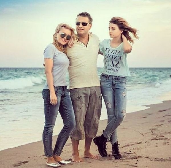 Агутин и Варум навестили дочку в Америке