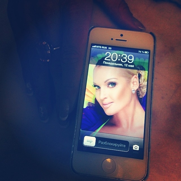 Анастисия Волочкова утопила телефон: Есть шанс сохранить фото?