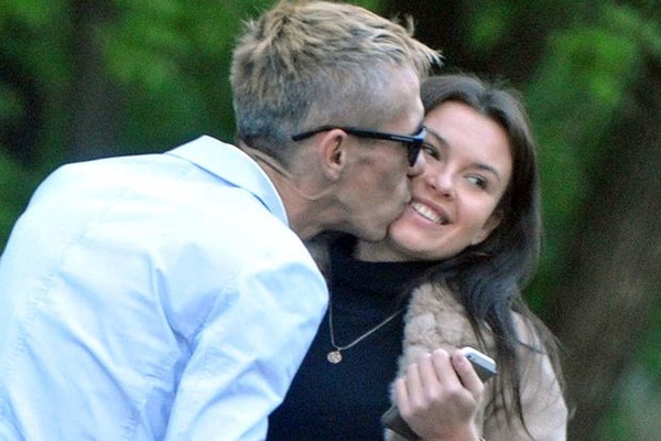 Скандальный актер Алексей Панин завел новую подружку