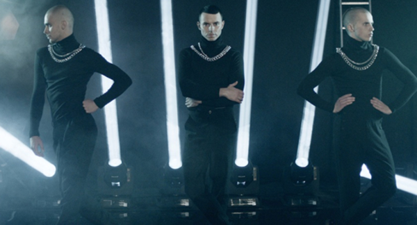 Группа KAZAKY показала провокационные танцы в новом клипе