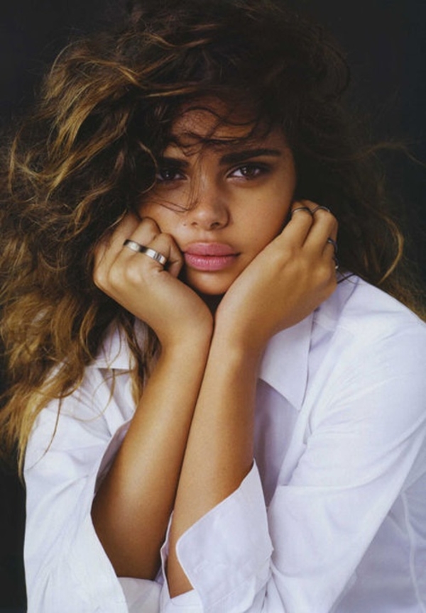 Как увеличить губы натуральным способом