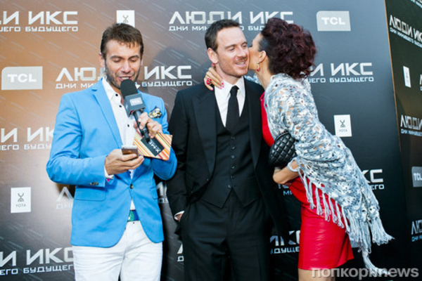 Эвелина Бледанс набросилась на голливудскую звезду Майкла Фассбендера