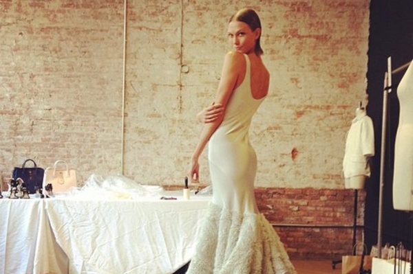 instagram.com/karliekloss