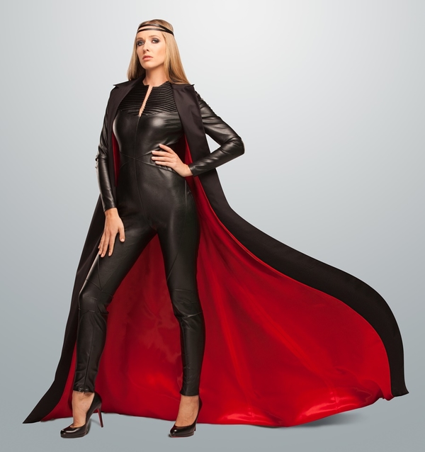 Ведущая Катя Осадчая готовит досье на кандидатов в президенты