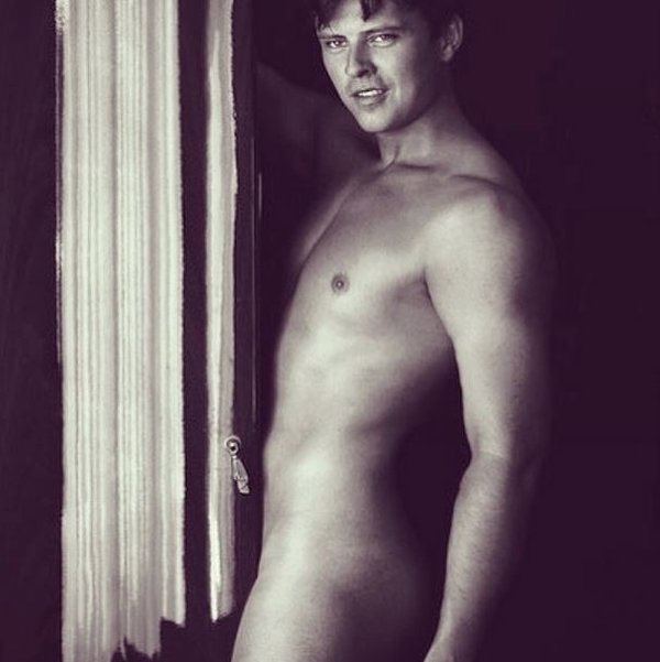 Прохор Шаляпин полностью оголился для фото: Я принадлежу народу!