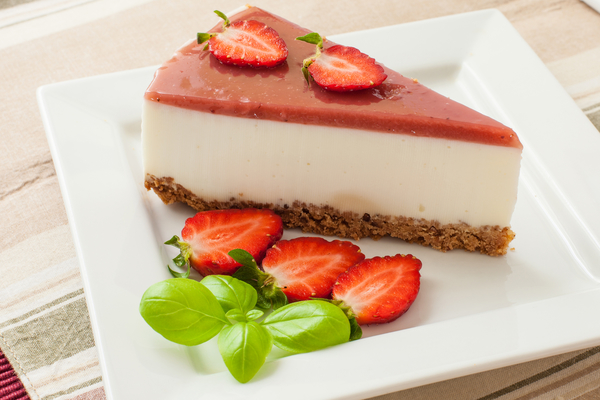 Клубничный чизкейк: Три вкусные идеи