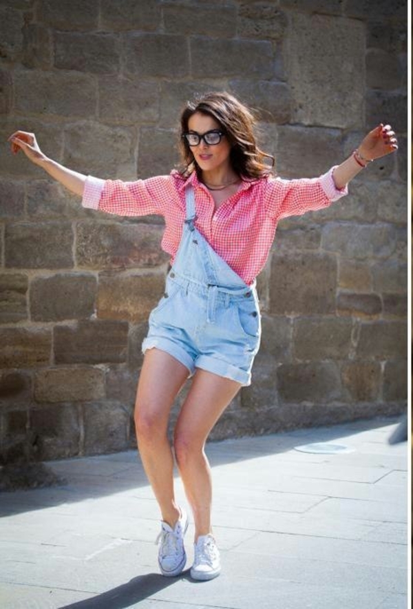 Сати Казанова отменила свадьбу и сняла новый клип с молдавским певцом