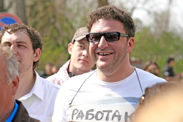 Муж Ксении Собчак попросил девушек следить за своей осанкой