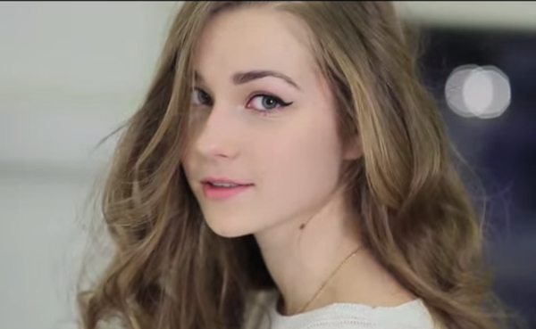 Как красиво завивать волосы: Прическа на выпускной