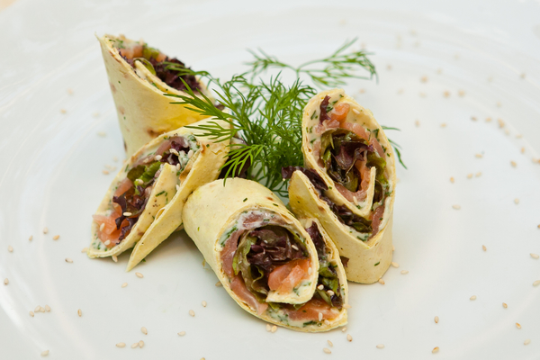 Как приготовить копченую норвежскую семгу в лепешке со сливочным сыром