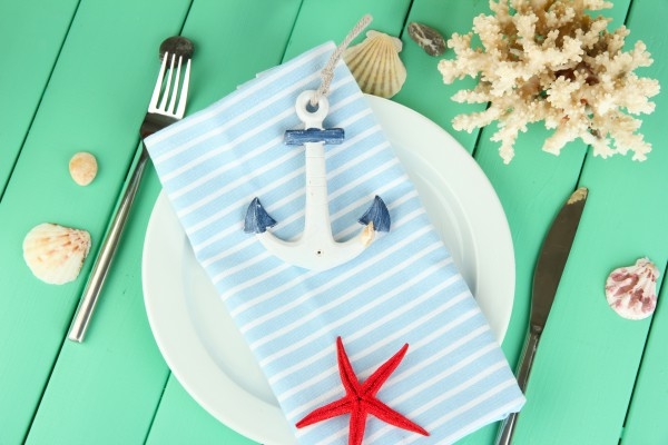 Летняя сервировка в морском стиле: ТОП-10 идей
