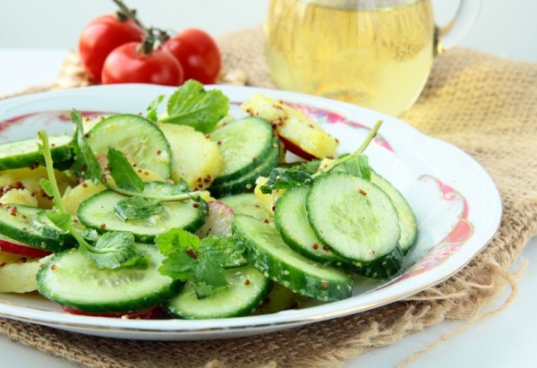 Простые салаты из огурцов: ТОП-5 рецептов
