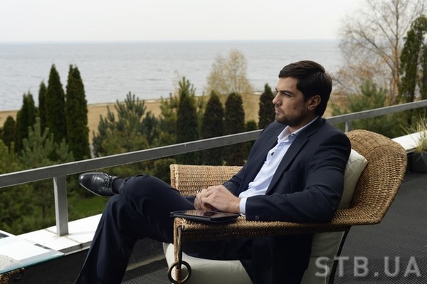 Холостяк Евтушенко: В Ане чувствуется лидер