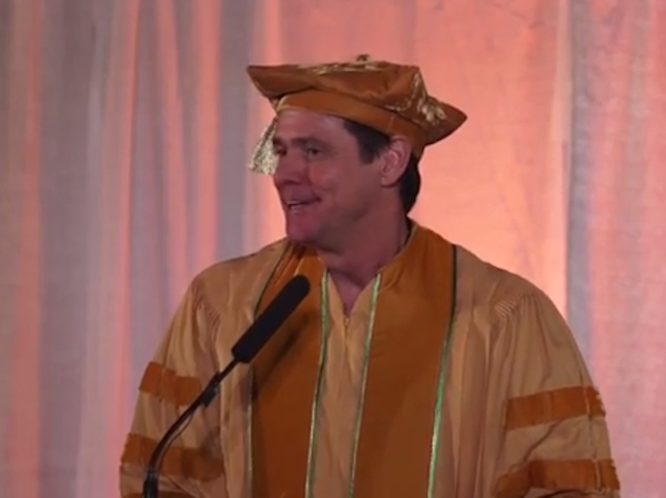 52-летний актер Джим Керри получил степень доктора