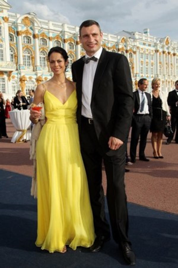 ТОП-10 стильных образов жены Виталия Кличко