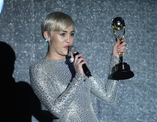 World Music Awards 2014: Майли Сайрус удивила элегантным образом