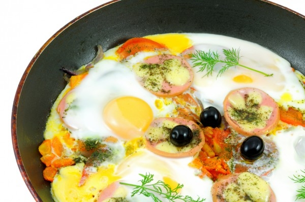 Яичница с помидорами: Три вкусные идеи