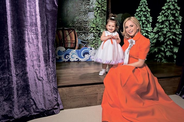 Впервые в Киеве состоится фотовыставка Звездные мамы