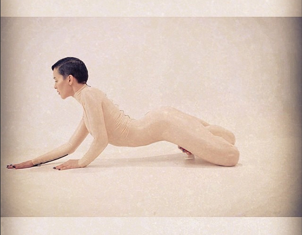 Даша Астафьева продемонстрировала гибкость