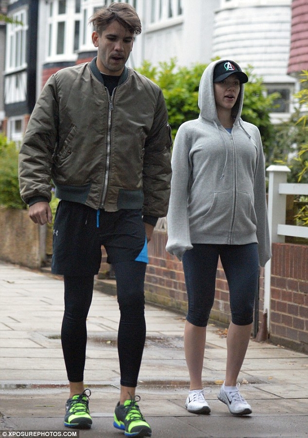 Беременная Скарлетт Йоханссон вышла на пробежку