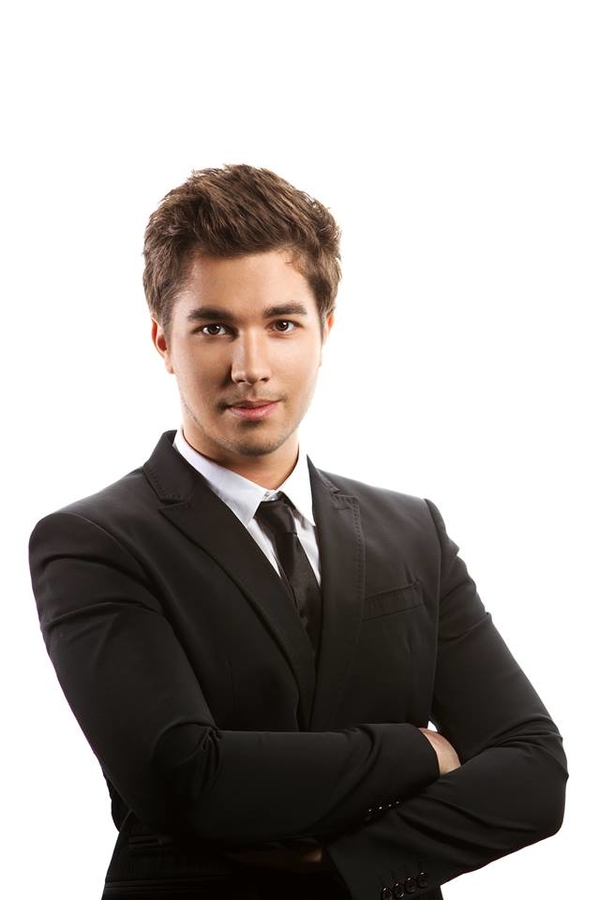 Экс-солист Пара Нормальных Артем Мех создает свою группу