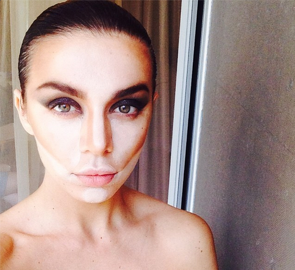 Анна Седокова удивила необычным макияжем