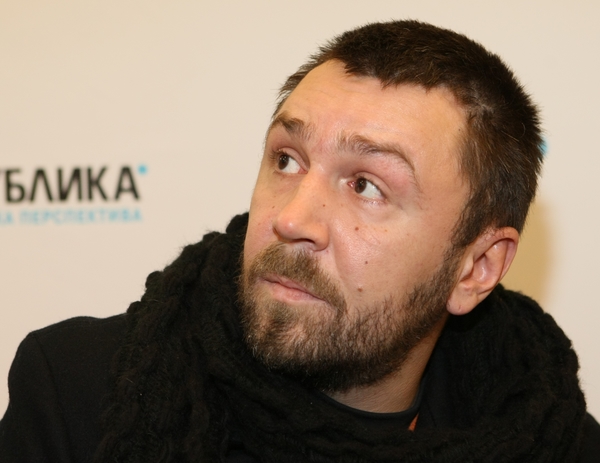 Сергей Шнуров разделся догола на своем концерте