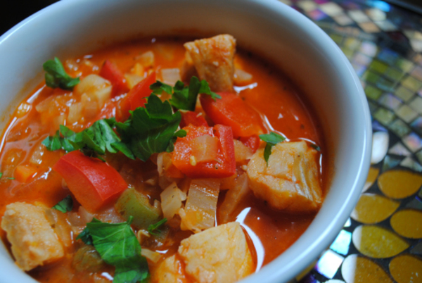 Как приготовить тушеную рыбу с овощами (ВИДЕО)