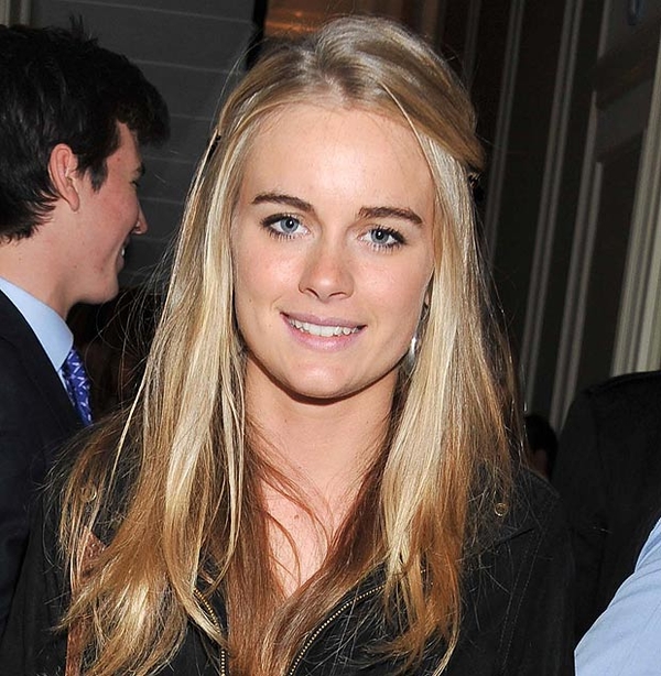 Экс-подружка принца Гарри вышла в свет в откровенном наряде