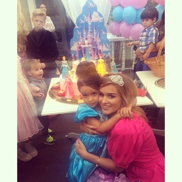 Ксения Бородина показала фото с дня рождения дочери