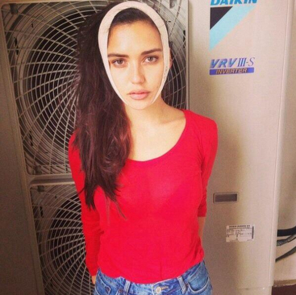 Солистка группы Serebro получила травму во время концерта