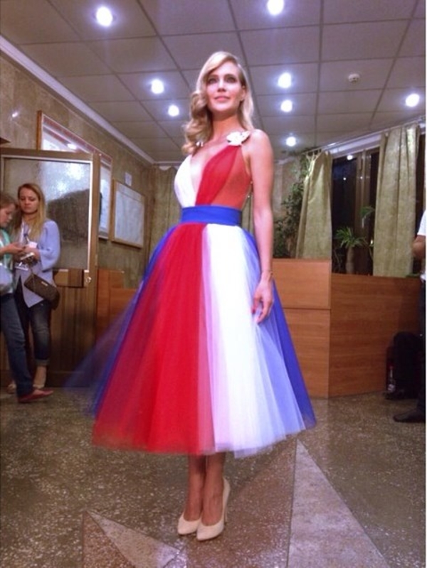 Певица Глюкоза поздравила крымчан с Днем России