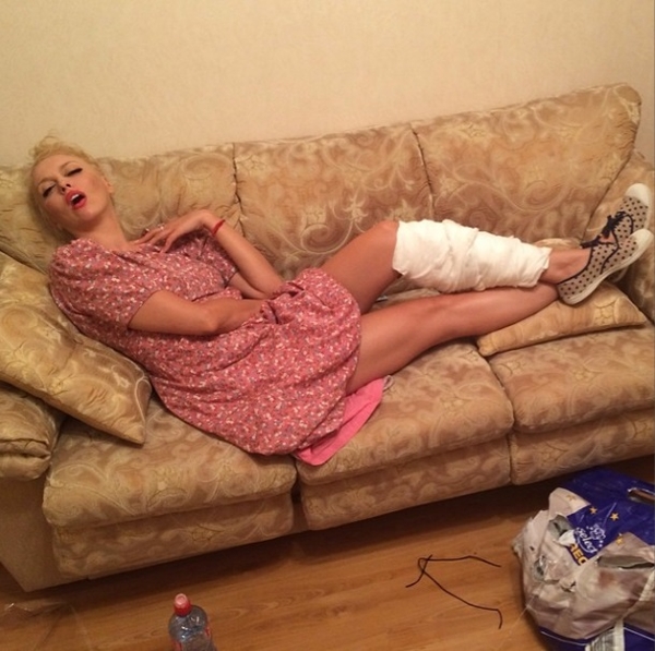 Оля Полякова травмировалась на сцене