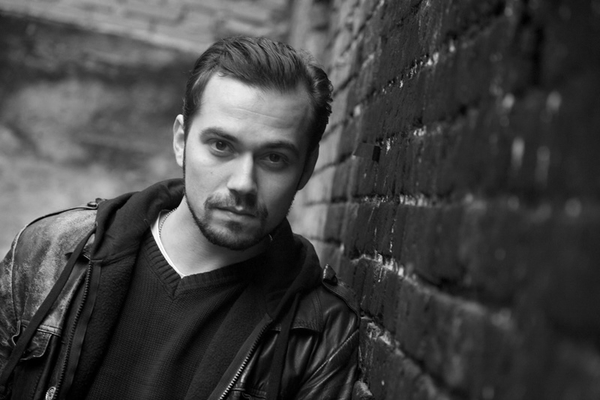 27-летний российский актер умер на сцене во время спектакля