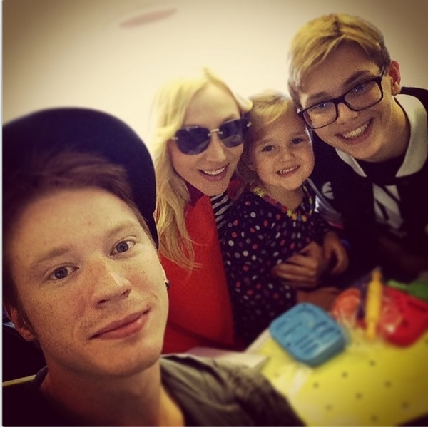 Кристина Орбакайте показала семейный снимок: Хорошо, когда все вместе